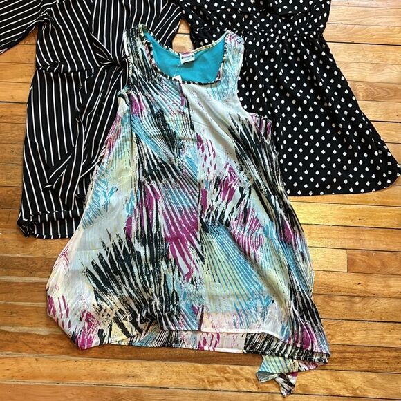 Bundle of Three Women’s Short Lightweight Summer Dresses Size L - Picture 2 of 7